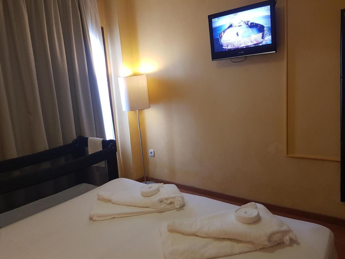 Apartamentos Parot Quality Санта Еулалия дел Рио Екстериор снимка